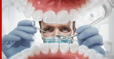 Врачи назвали самые опасные для здоровья зубов привычки
