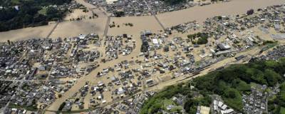 В Японии из-за оползней и наводнений погибли 16 человек