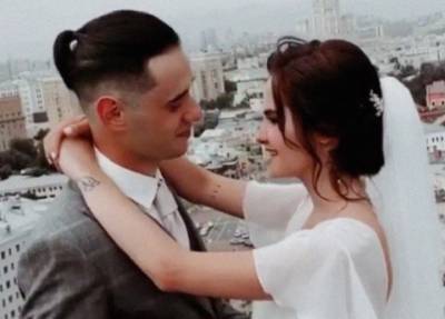 «Вот такой красавчик»: 18-летняя дочь певца Евгения Осина Агния вышла замуж
