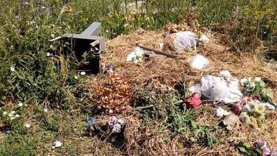 В Башкирии вандалы закидали мусором могилы