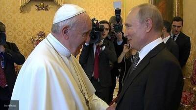 Папа Римский выступил в поддержку идеи СБ ООН по "коронавирусному" перемирию