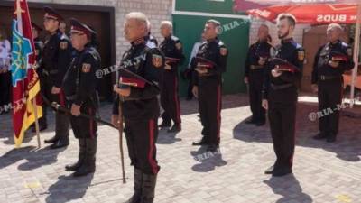 "Проводить задержание и составлять админпротоколы". Пророссийские казаки собираются "помогать" полиции и пограничникам в Мелитополе и Бердянске