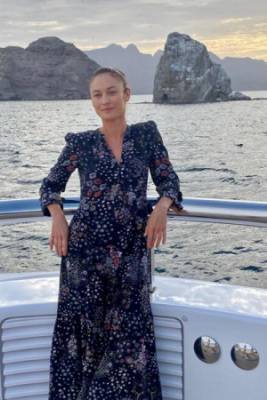 Ольга Куриленко позировала на яхте