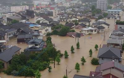В Японии в результате наводнения погибли более 30 человек