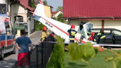 В Польше одномоторный самолет упал на частный дом. ВИДЕО