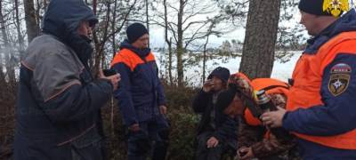 Туристы поблагодарили спасателей, которые помогли им выбраться с острова в Карелии