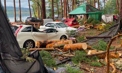 В Красноярском крае ураганный ветер разрушил палаточный лагерь. Один человек погиб