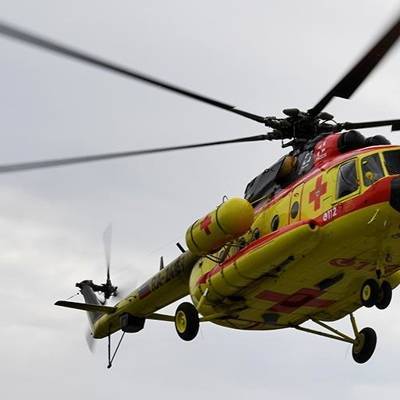 Рабочего, спасенного из-под завалов ТЦ в Зуевке, вертолетом доставят в областной Центр травматологии
