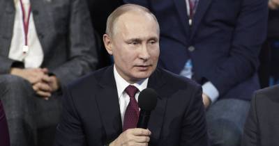 "Мина замедленного действия": Путин объяснил, какую опасность таила в себе советская Конституция