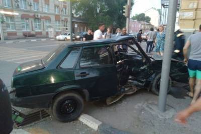 Пассажирка авто в аварии на Кутякова сломала шейку бедра