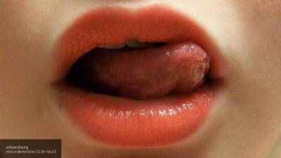Стоматологи нашли связь между внешним видом языка и наличием болезней