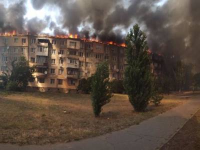 В Новой Каховке произошел мощный пожар в пятиэтажке