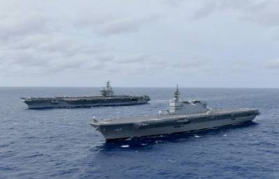 Два авианосца США провели учения в Южно-Китайском море