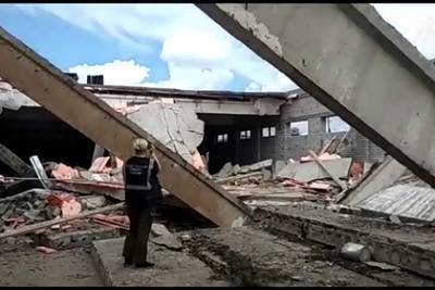 Тела троих погибших извлекли из-под завалов ТЦ в российском городе