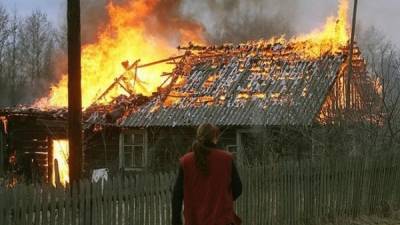 Дело жительницы Соль-Илецка, спалившей дом из ревности, передано в суд
