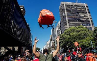 В Бразилии прошли протесты из-за игнорирования властями пандемии