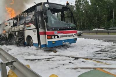 Пассажирский автобус сгорел в Подмосковье