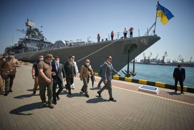 Старая пластинка: Зеленский вспомнил о потерянном Крыме