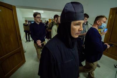 Сторонники отца Сергия провели для журналистов PR-тур в монастыре, где укрылся схимник