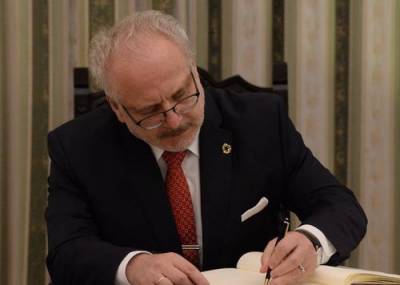 Латвийский политолог: Эгилсу Левитсу не удалось выполнить президентскую функцию