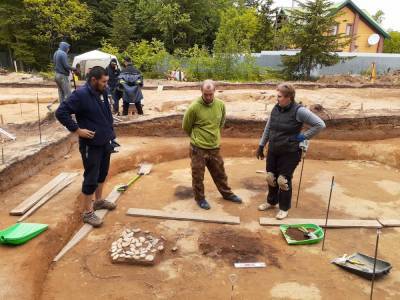 Сахалинские археологи провели охранные раскопки в Охотском-3