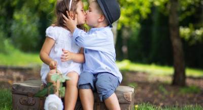 День поцелуя: история праздника, лучшие поздравления в картинках и стихах