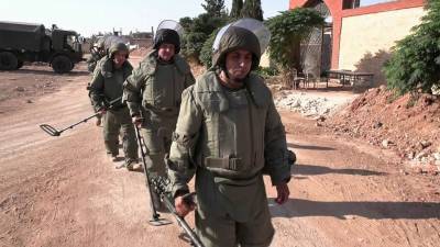 В Сирии российские военные обеспечивают безопасность саперов из Армении