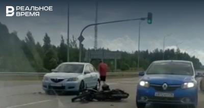 Под Казанью столкнулись иномарка и мотоцикл