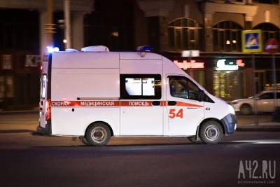 В Кемерове мужчина напал на бригаду скорой помощи