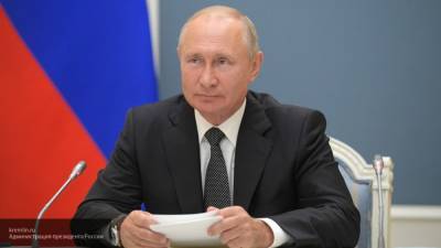 Путин поручил наладить единую систему обмена документацией через портал "Госуслуги"