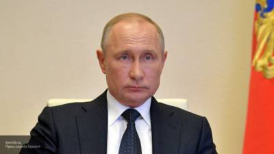 Путин подписал распоряжение об обмене цифровыми документами через сайт "Госуслуги"