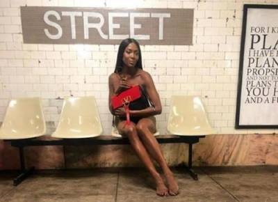 «Черная пантера» Наоми Кемпбелл показала пикантные фото из метро