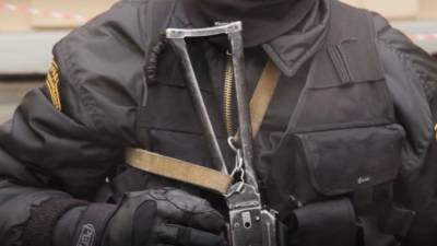Сотруднику СОБР пришлось применить оружие для задержания подозреваемого преступника в Петербурге