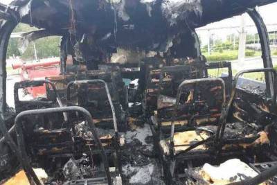 Пассажирский автобус сгорел в Канаше