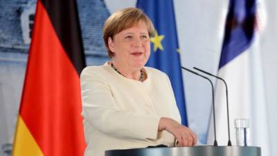 Секрет Меркель: почему канцлер не надевает защитную маску?