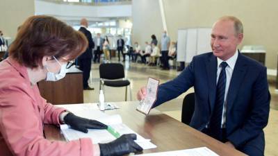 Россия проголосовала: Путин останется у власти до 2036 года