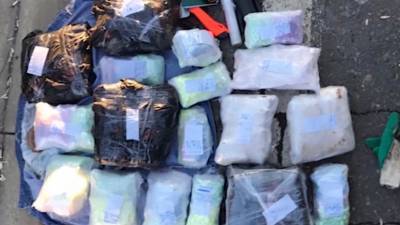 ФСБ изъяла у межрегиональных курьеров 55 кг синтетических наркотиков