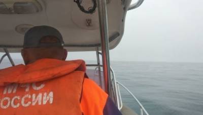 У берегов Приморья спасли потерявшихся рыбаков на лодке