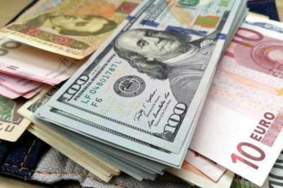 Минфин России сократит объем продажи валюты в 1,6 раза