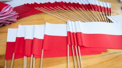Польша может закрепить в Конституции запрет на усыновление детей однополыми парами