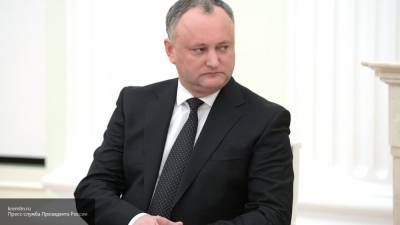 Оппозиция Молдовы собирает подписи за отставку президента