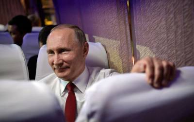 "Между собой пока разобраться не могут": Путин о международном авиасообщении с Западом