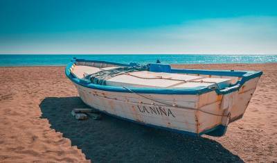 В Испании снова закрыли десятки популярных пляжей из-за эпидемии