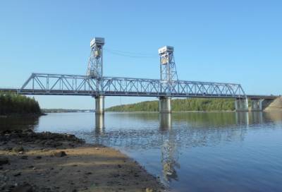 Утром 7 июля на трассе «Кола» в Ленобласти разведут мост через реку Свирь
