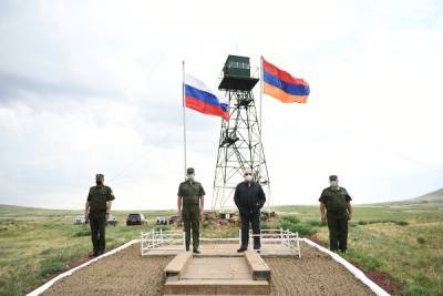 Президент Армении посетил отряд российских пограничников