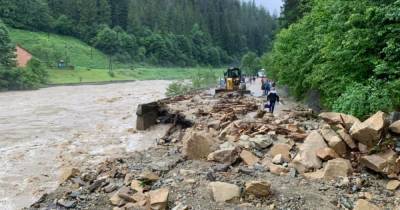 Есть угроза подтопления: в реках Карпатского региона ожидаются подъемы уровней воды