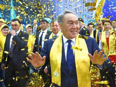 В России сделали Назарбаеву подарок на 80-летие, решив назвать в его честь танкер