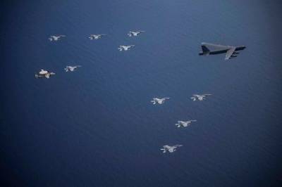 Вооруженные силы США проводят учения в Южно-Китайском море (ФОТО)