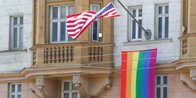 Американцы поддержали слова Путина о работающих в посольстве США гомосексуалах