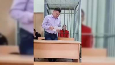 Адвокат напал на гособвинителя в здании суда в Ижевске
